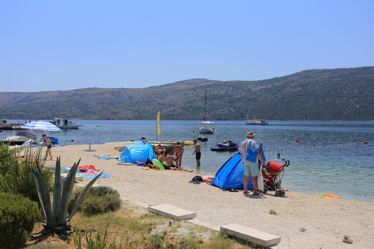 מרינה Seaside Holiday House Poljica, Trogir - 5161 מראה חיצוני תמונה