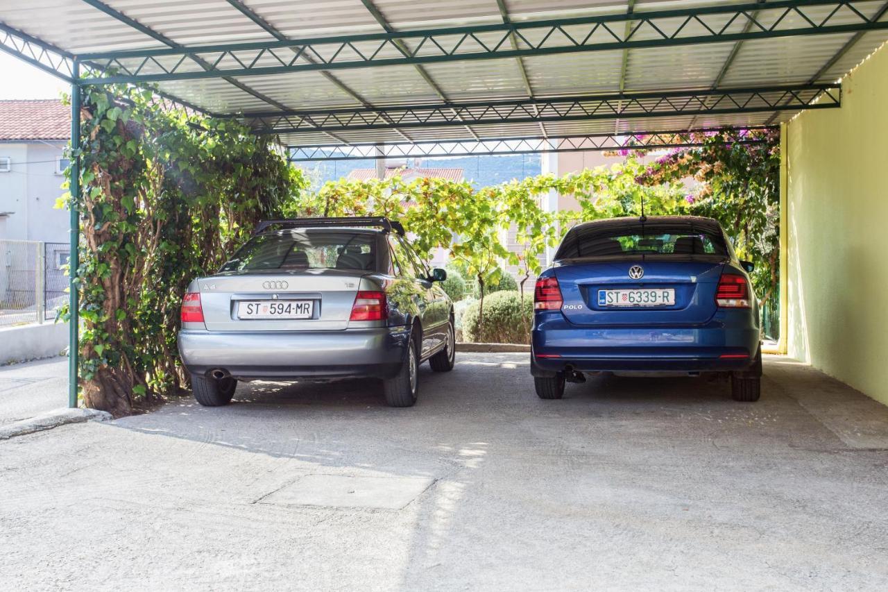 מרינה Seaside Holiday House Poljica, Trogir - 5161 מראה חיצוני תמונה