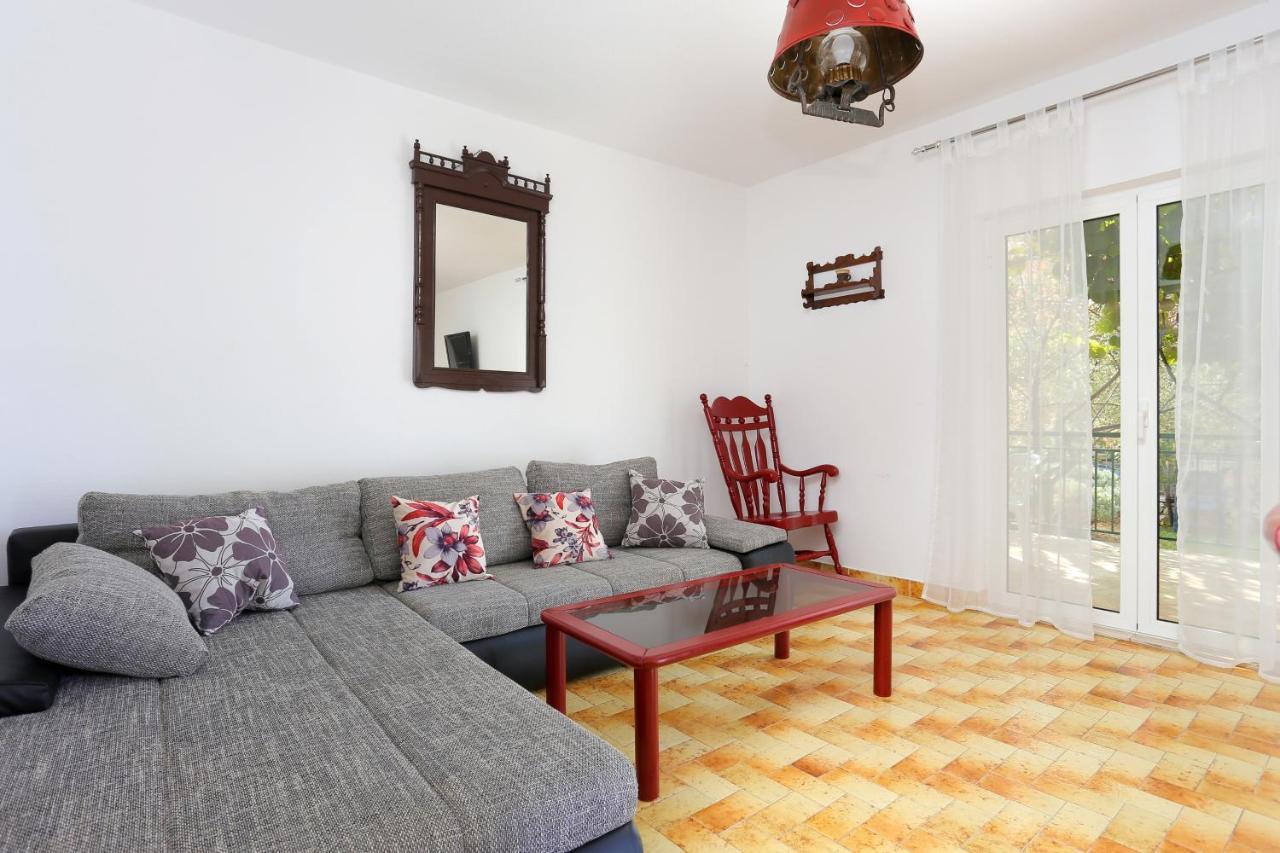 מרינה Seaside Holiday House Poljica, Trogir - 5161 מראה חיצוני תמונה